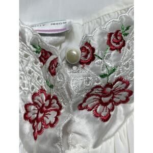 VTG Kelly Reed Robe Gown Size L White Embroidered Short Sleeve Nylon Silky Sexy